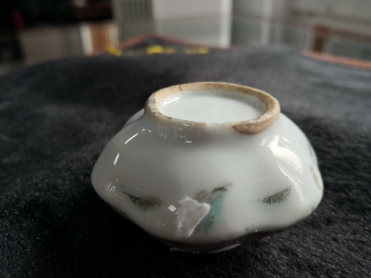 粉彩人物纹水盂