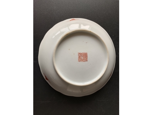 粉彩盆子