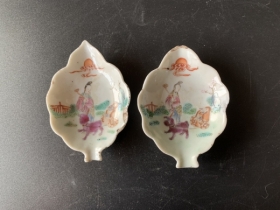 粉彩形碟一组
