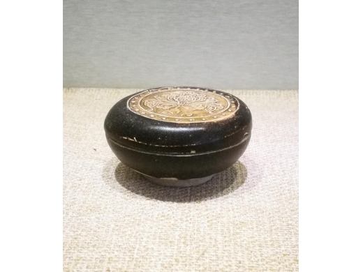 宋代印花酱釉粉盒