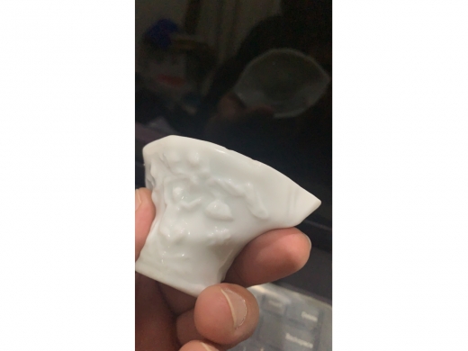 建瓷动物纹杯