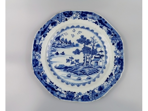 青花山水八棱盘（2）