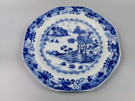 青花山水八棱盘（1）
