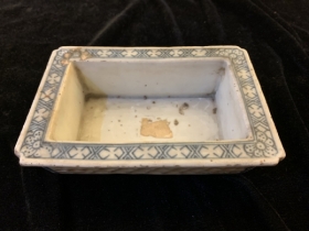 青花镂空水仙盘
