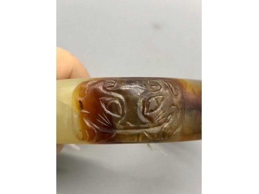 玉刻饕餮纹琮式镯