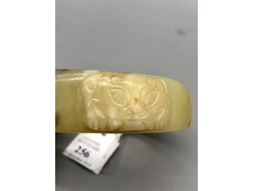 玉刻饕餮纹琮式镯