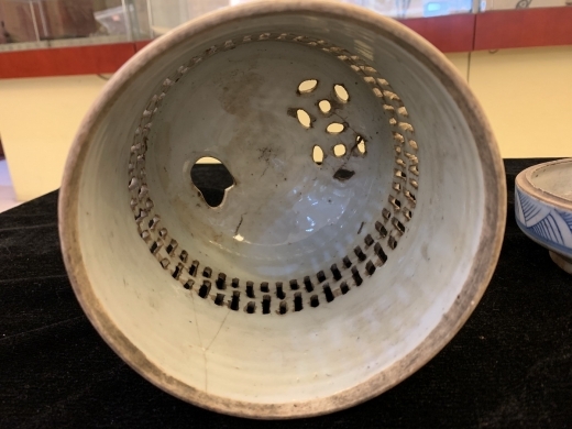 青花油灯