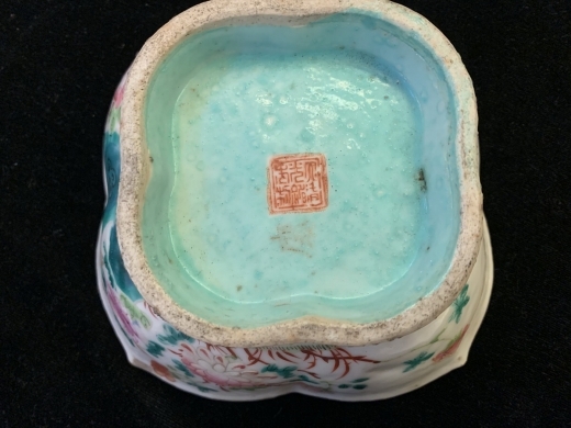粉彩花卉盘