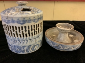 青花油灯