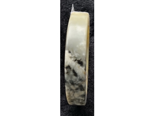 沁色玉镯