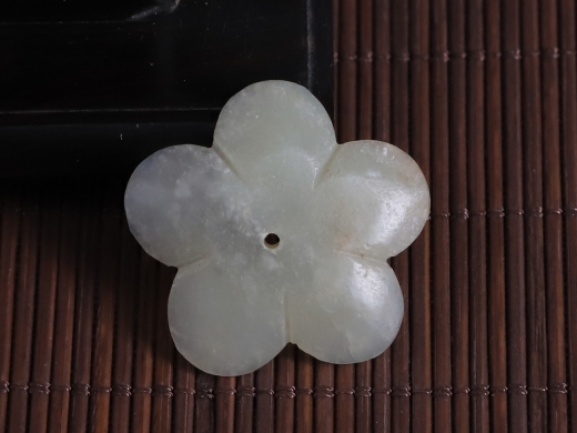 玉花形佩