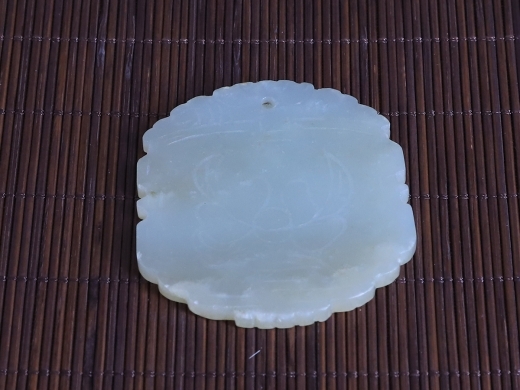 玉花卉纹牌