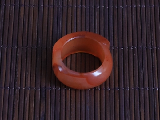 玛瑙马鞍戒