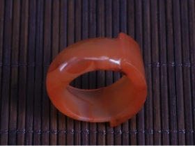 玛瑙马鞍戒