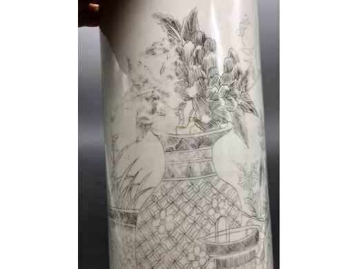 刻瓷清供纹帽筒