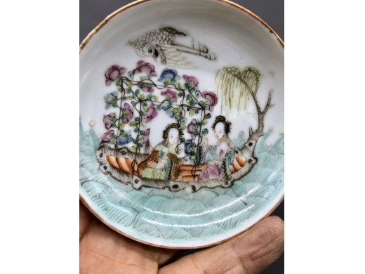粉彩仙女乘槎小碟