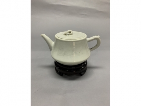 刻瓷茶壶