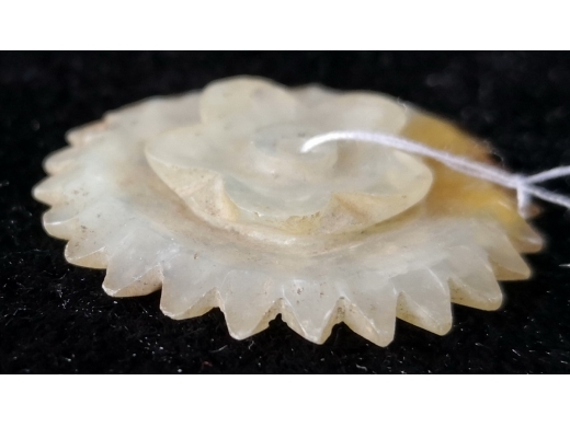 花形白玉饰件