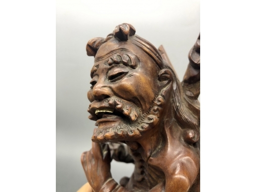 龙眼木雕铁拐李
