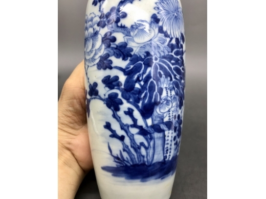 青花花卉莱菔瓶