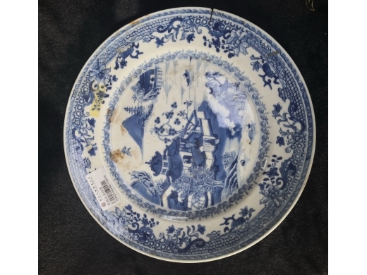 青花山水纹瓷盘