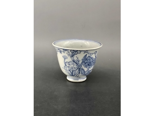 青花铁线描花卉铃铛杯