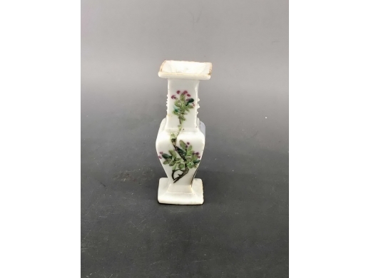 浅绛彩花卉四方小花插