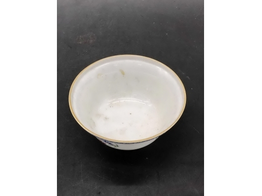 青花加彩折纸花茶碗