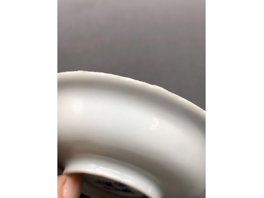 青花牡丹纹折沿碟