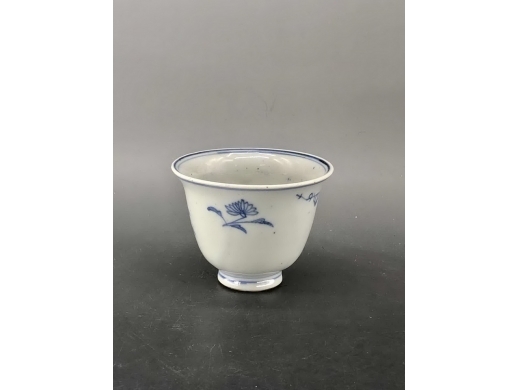 青花铁线描花卉铃铛杯