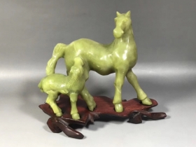 岫玉雕母子情深