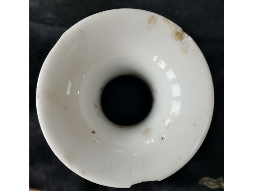 粉彩仕女纹双耳瓷瓶