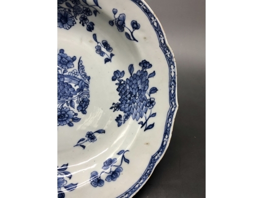 青花淡描花卉折沿盘