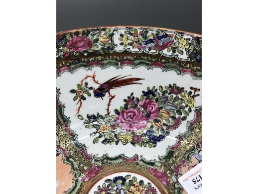广彩描金花鸟人物纹大碗