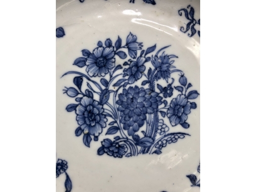 青花淡描花卉折沿盘