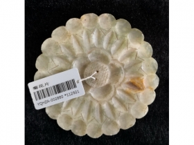 白玉菊花纹珠盘