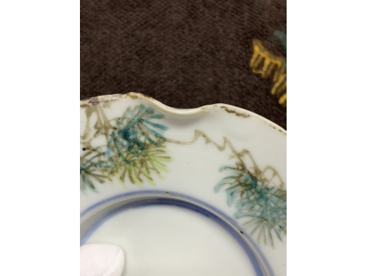 粉彩盏托
