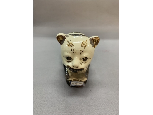 瓷猫