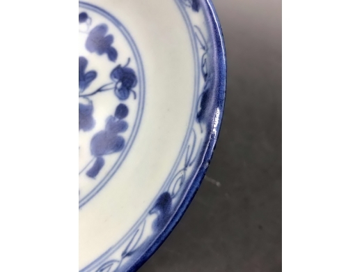 青花缠枝花纹盘