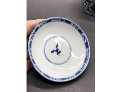 青花缠枝宝相花纹盖碗