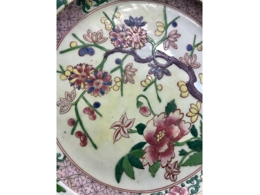 粉彩花卉纹折沿盘