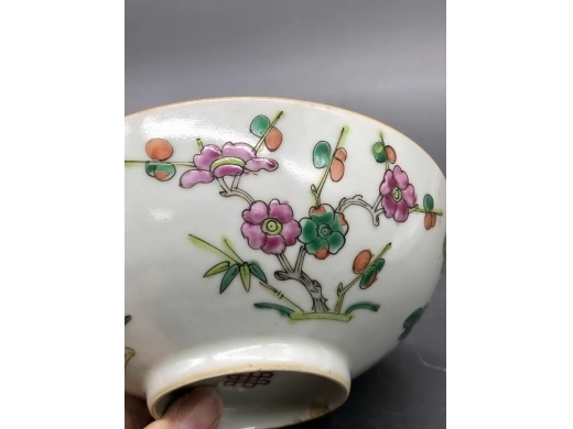 粉彩四季花卉纹碗