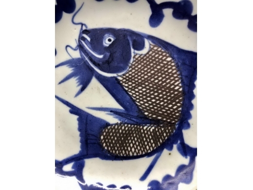 青花釉里红鲤鱼纹盘