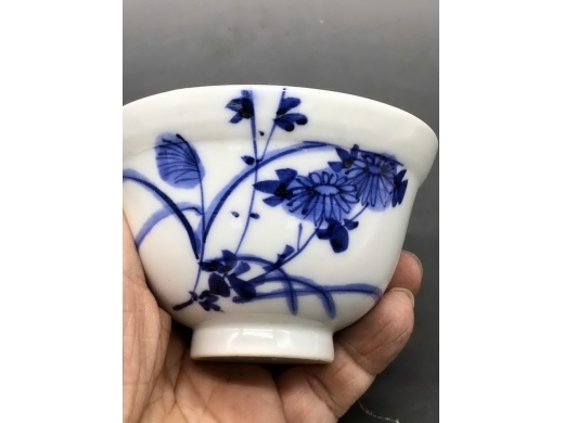 青花花蝶纹盖碗