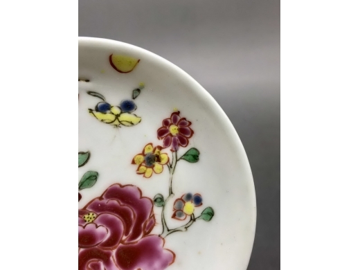 粉彩花蝶纹碟