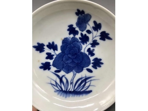 青花牡丹纹盘