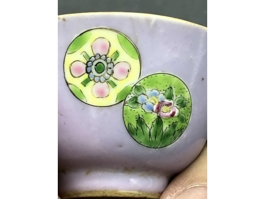 天蓝地粉彩皮球花茶盏