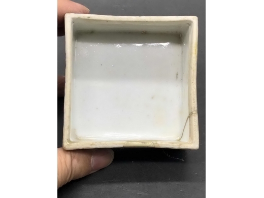 青花云龙纹四方印盒