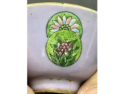 天蓝地粉彩皮球花茶盏