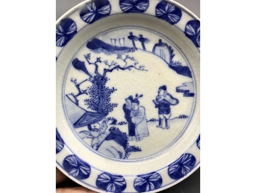 青花三顾茅庐折沿碟